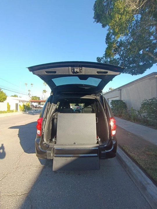 2019 Dodge Caravan - Image 10 of 21