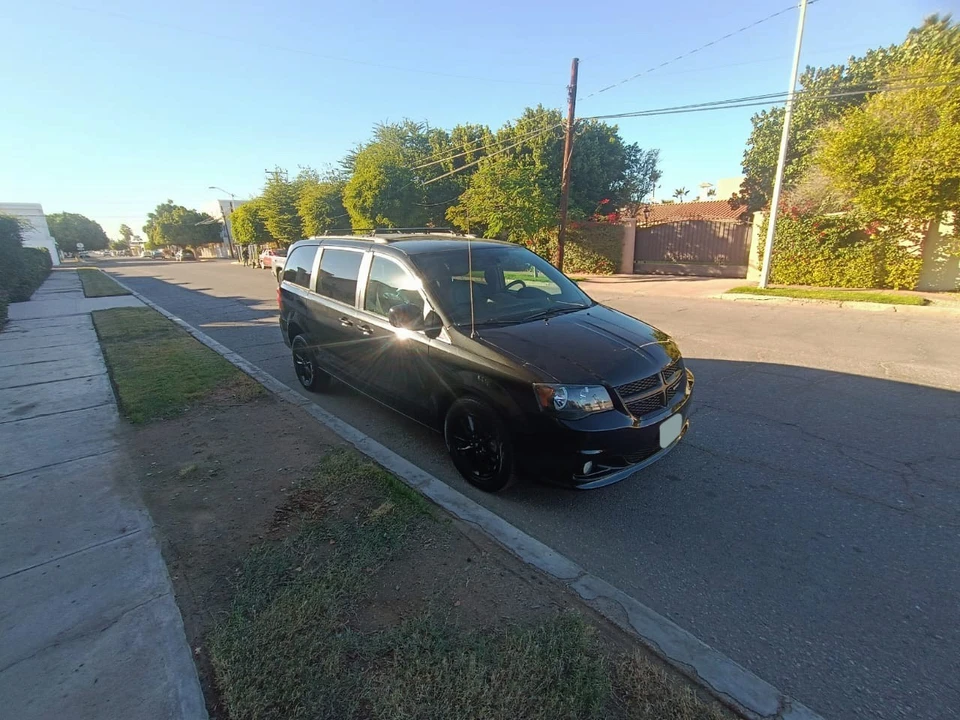 2019 Dodge Caravan - Image 6 of 21