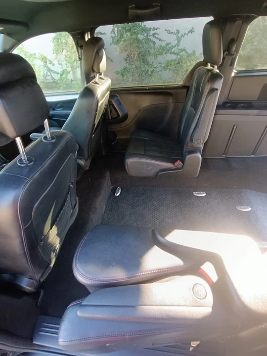 2019 Dodge Caravan - Image 19 of 21