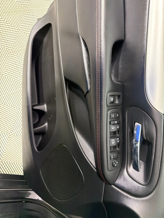 2019 Dodge Caravan - Image 11 of 12