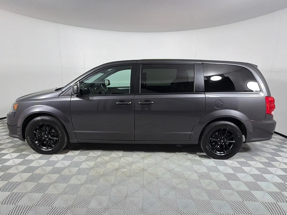 2019 Dodge Caravan - Image 8 of 12