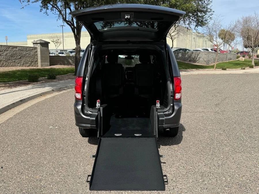 2019 Dodge Caravan - Image 2 of 16