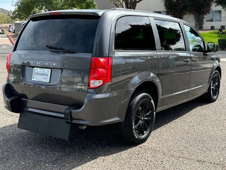 2019 Dodge Caravan - Image 5 of 16