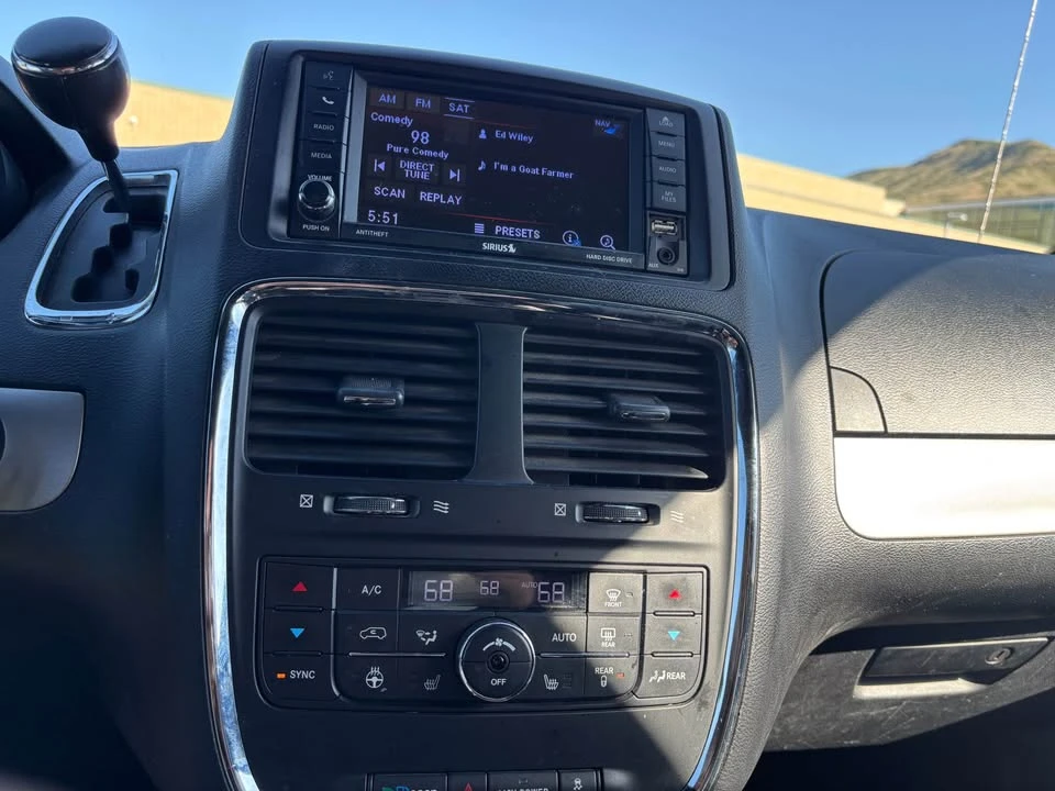2019 Dodge Caravan - Image 9 of 10