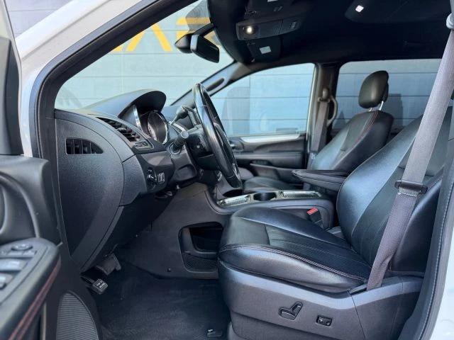 2019 Dodge Caravan - Image 9 of 16