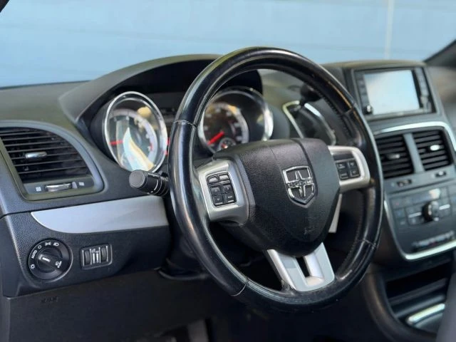 2019 Dodge Caravan - Image 14 of 16