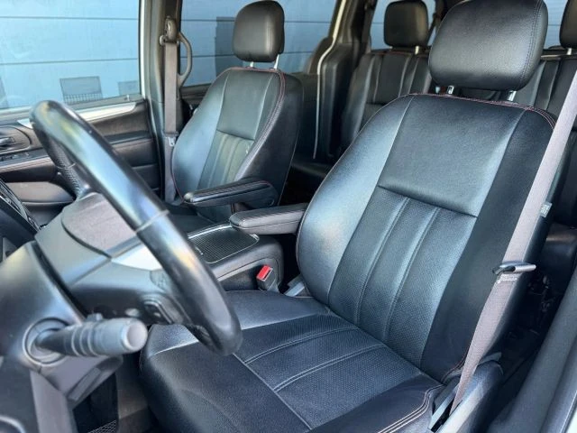 2019 Dodge Caravan - Image 10 of 16
