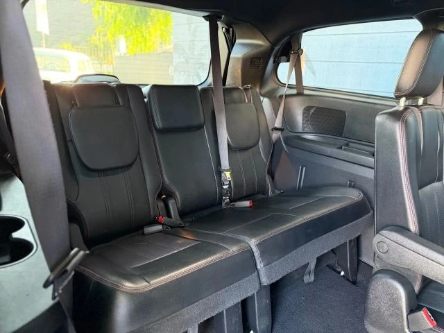 2019 Dodge Caravan - Image 13 of 16