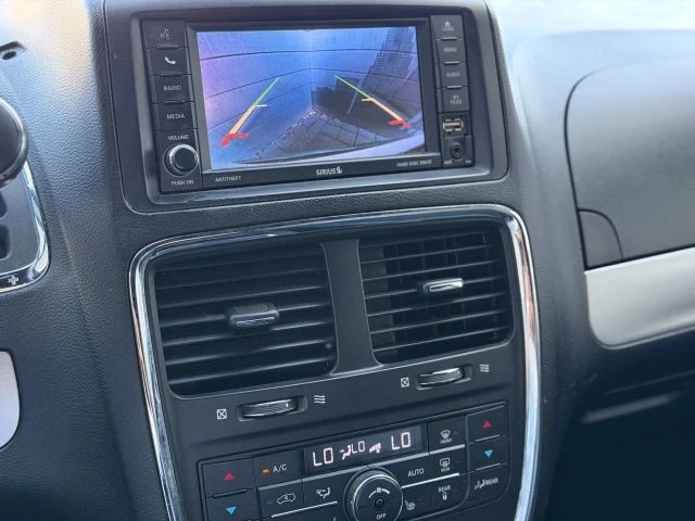 2019 Dodge Caravan - Image 15 of 16
