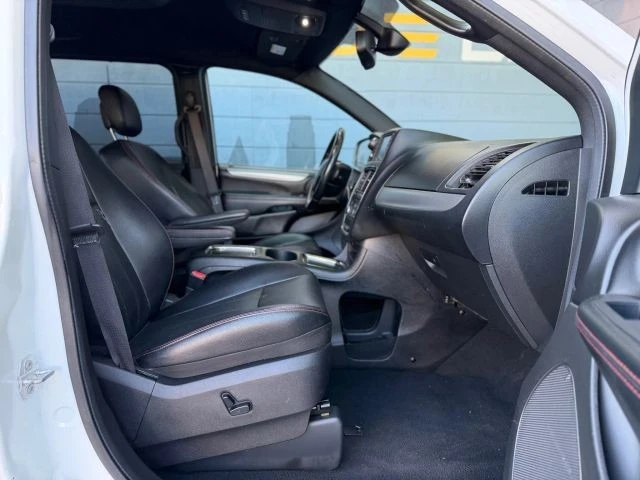 2019 Dodge Caravan - Image 11 of 16