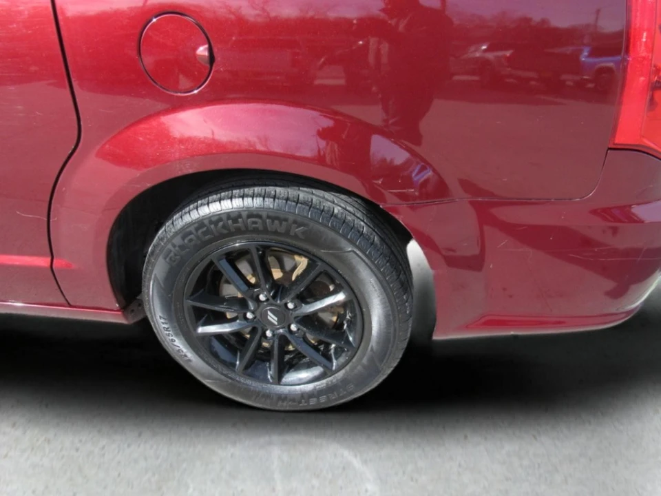 2019 Dodge Caravan - Image 4 of 12