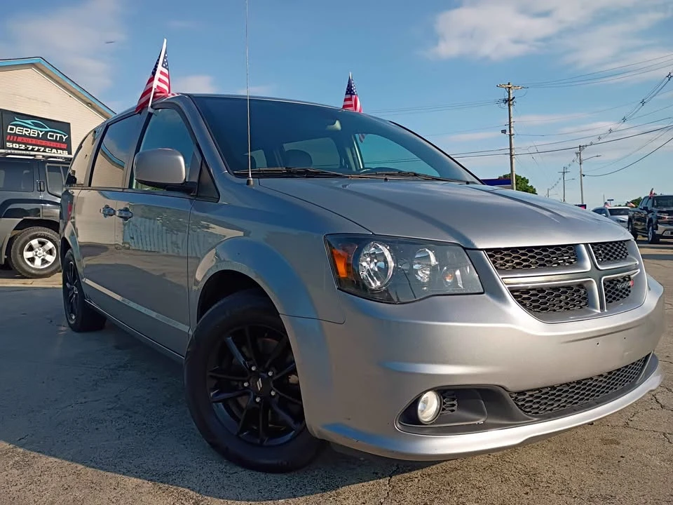 2019 Dodge Caravan - Image 2 of 10