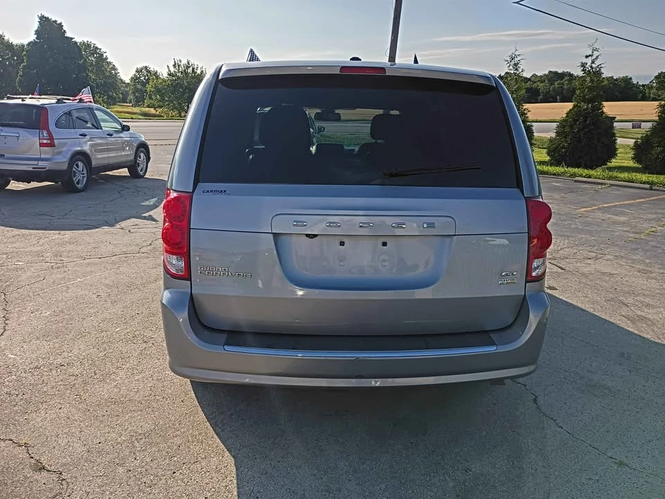 2019 Dodge Caravan - Image 3 of 10