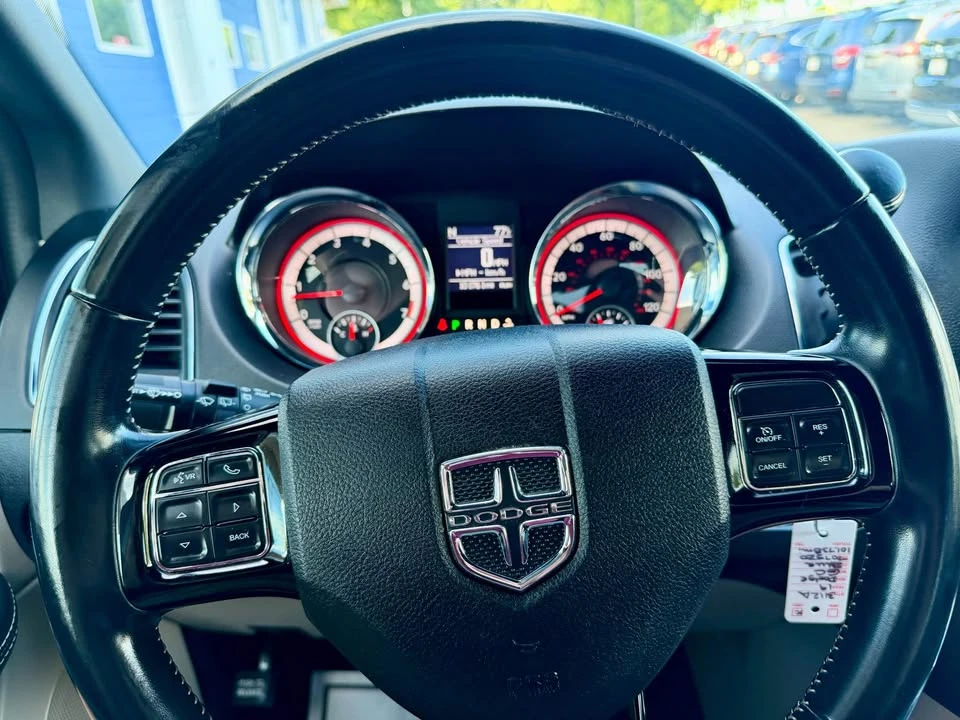 2019 Dodge Caravan - Image 15 of 20