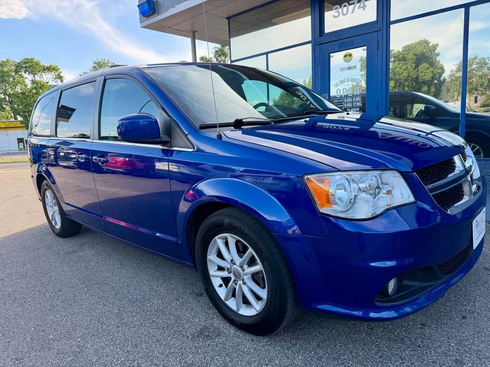 2019 Dodge Caravan - Image 2 of 20