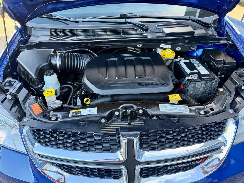 2019 Dodge Caravan - Image 9 of 20