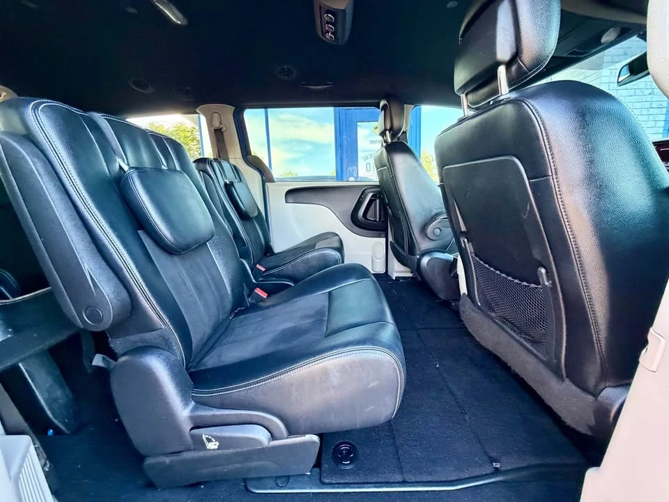 2019 Dodge Caravan - Image 12 of 20