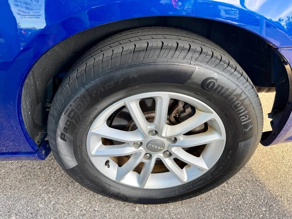 2019 Dodge Caravan - Image 8 of 20