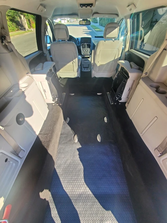2019 Dodge Caravan - Image 21 of 21
