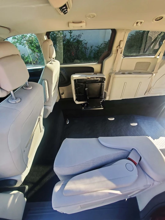 2019 Dodge Caravan - Image 17 of 21