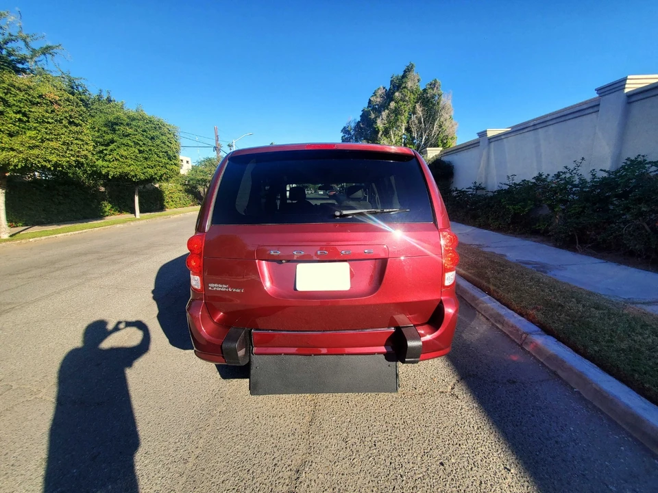 2019 Dodge Caravan - Image 7 of 21