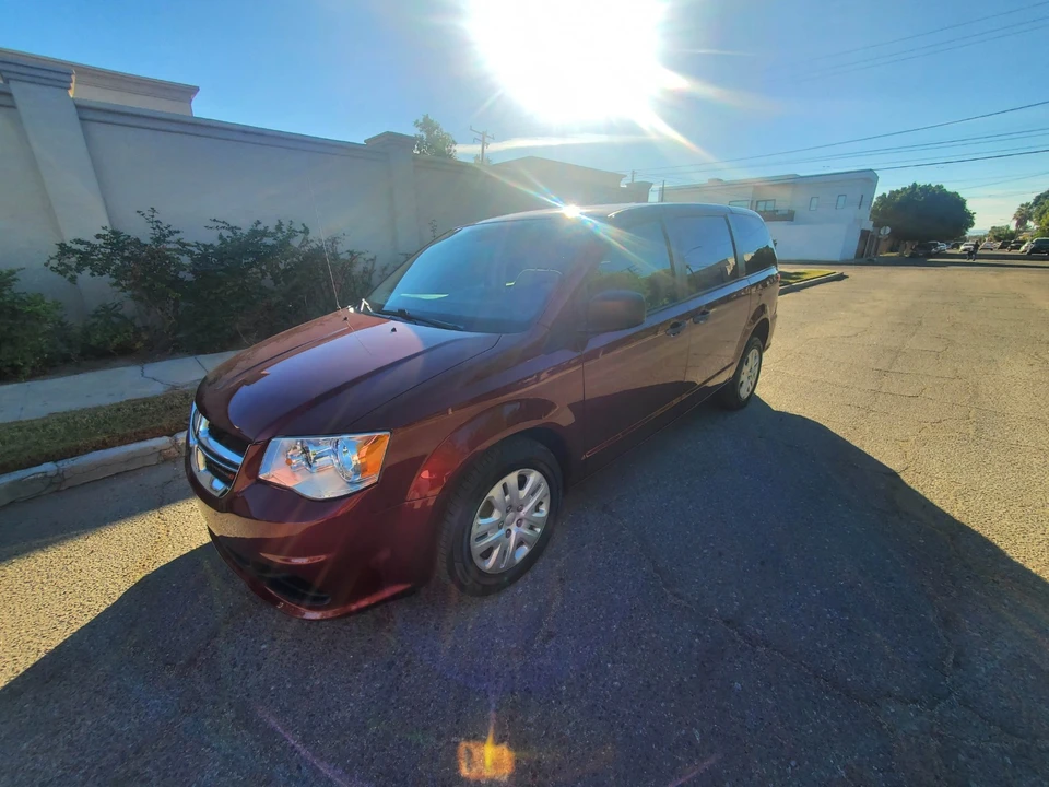 2019 Dodge Caravan - Image 4 of 21