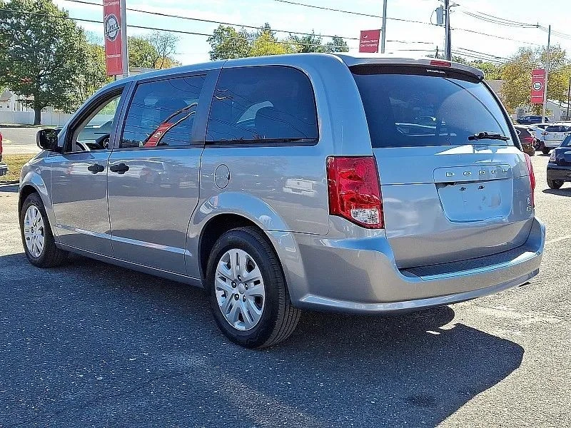 2019 Dodge Caravan - Image 5 of 12