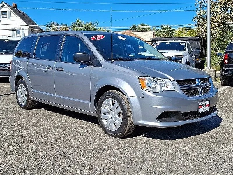 2019 Dodge Caravan - Image 2 of 12