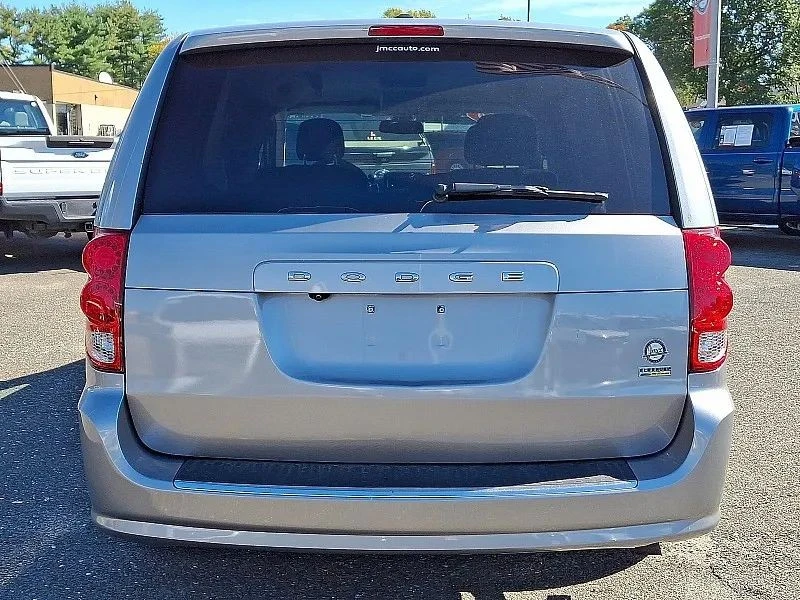 2019 Dodge Caravan - Image 6 of 12