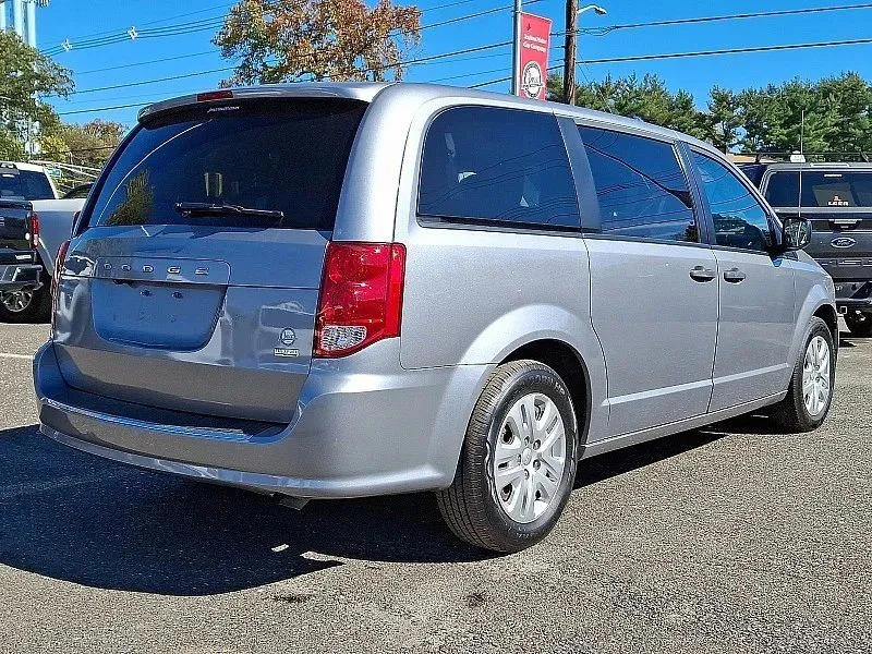 2019 Dodge Caravan - Image 7 of 12