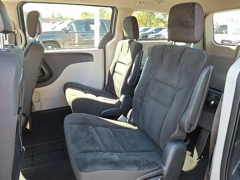 2019 Dodge Caravan - Image 11 of 12