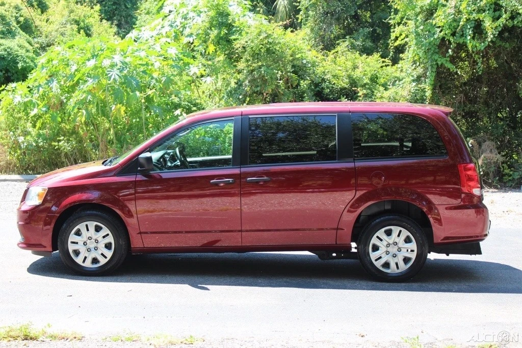 2019 Dodge Caravan - Image 11 of 21