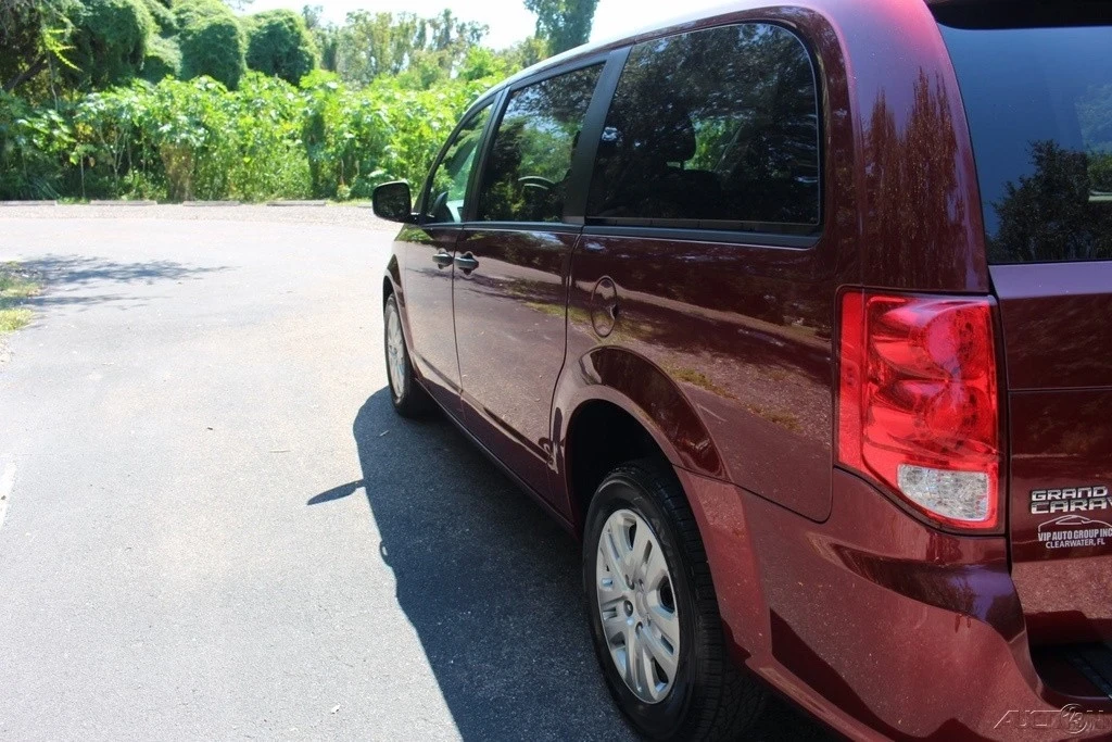 2019 Dodge Caravan - Image 19 of 21