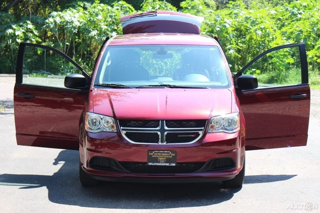 2019 Dodge Caravan - Image 7 of 21
