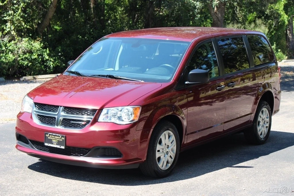 2019 Dodge Caravan - Image 10 of 21