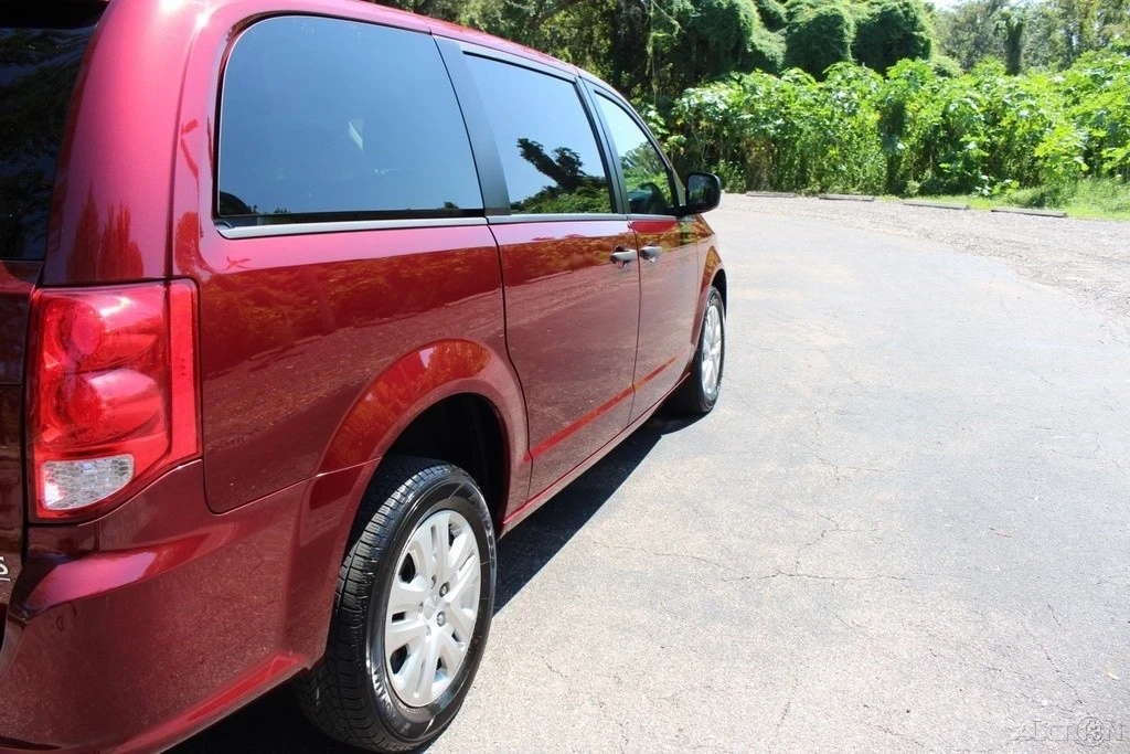 2019 Dodge Caravan - Image 17 of 21