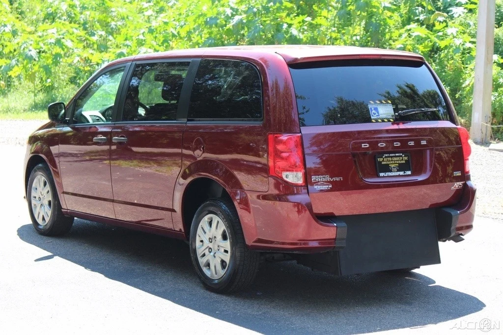 2019 Dodge Caravan - Image 12 of 21