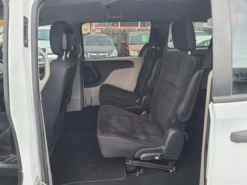 2019 Dodge Caravan - Image 9 of 13