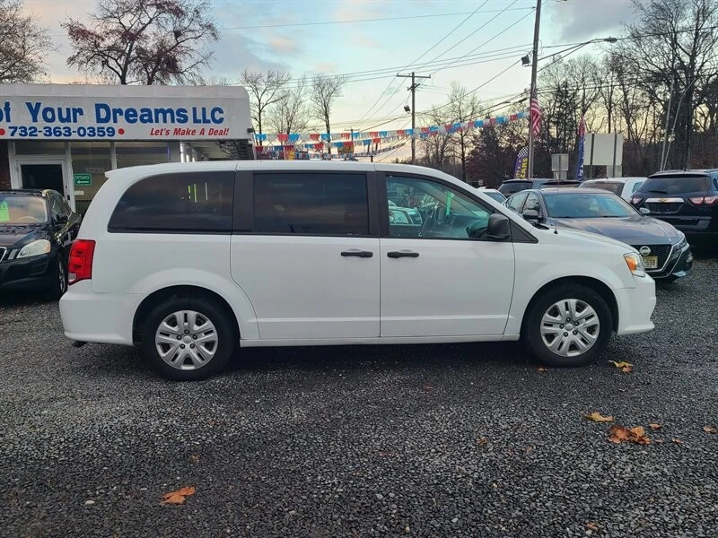 2019 Dodge Caravan - Image 2 of 13