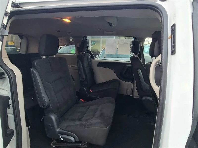 2019 Dodge Caravan - Image 12 of 13