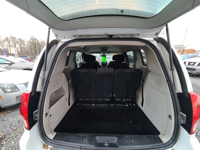 2019 Dodge Caravan - Image 8 of 13
