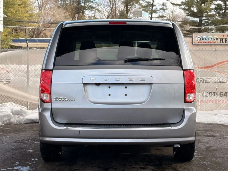 2019 Dodge Caravan - Image 2 of 11