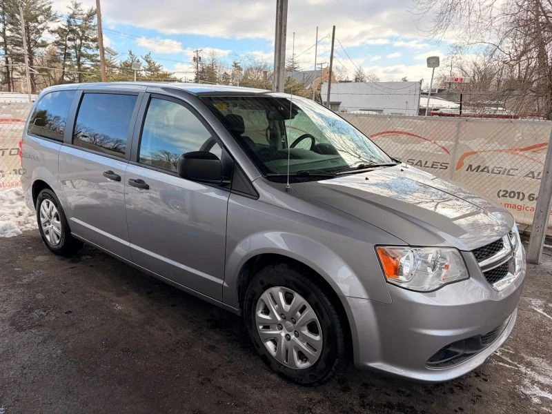 2019 Dodge Caravan - Image 6 of 12