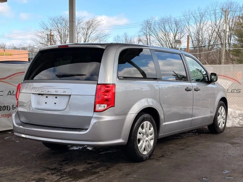 2019 Dodge Caravan - Image 10 of 12