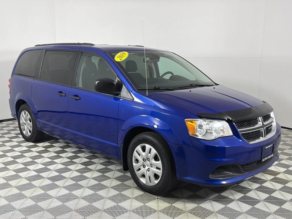 2019 Dodge Caravan - Image 3 of 12