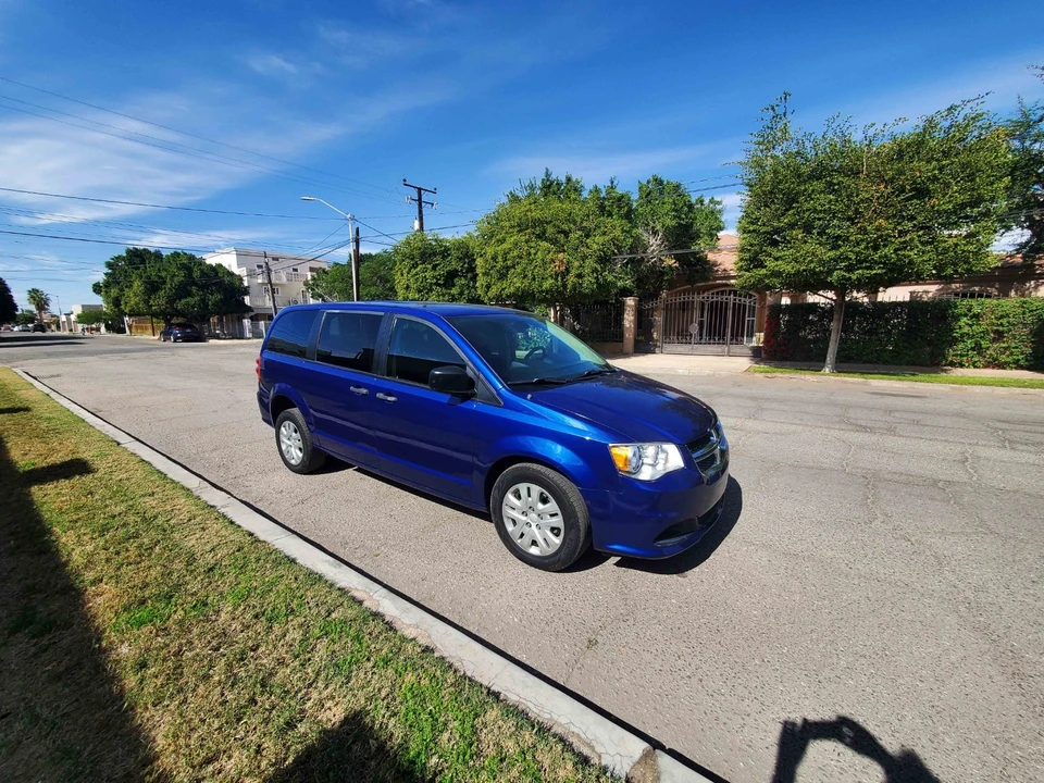 2019 Dodge Caravan - Image 9 of 21