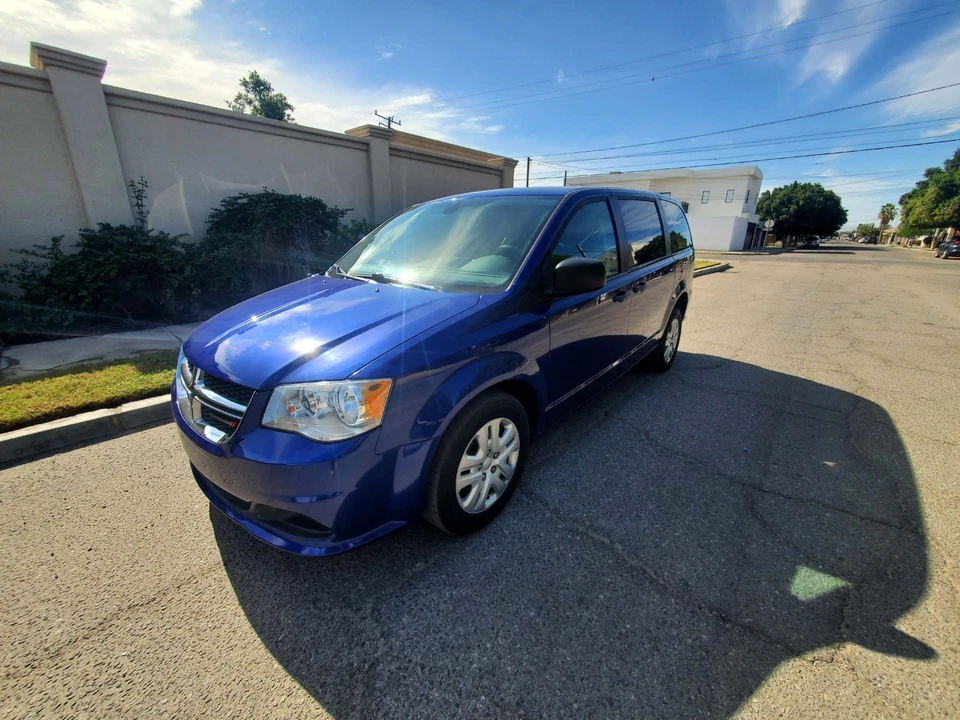 2019 Dodge Caravan - Image 3 of 21