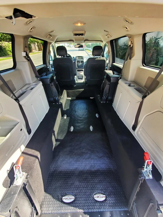 2019 Dodge Caravan - Image 14 of 21
