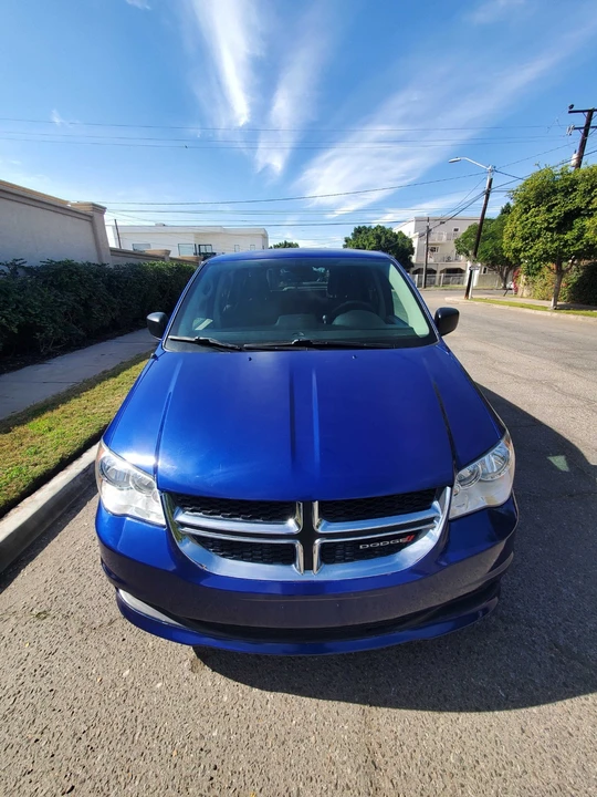 2019 Dodge Caravan - Image 2 of 21