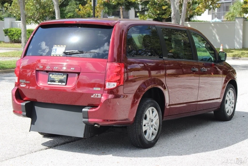 2019 Dodge Caravan - Image 15 of 21